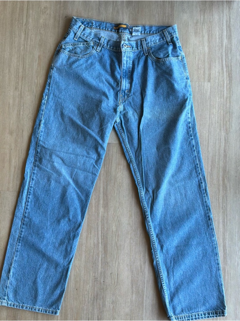 Vintage Leviβs SilverTab Color: Blue Size: 36x 32 Relaxed fit